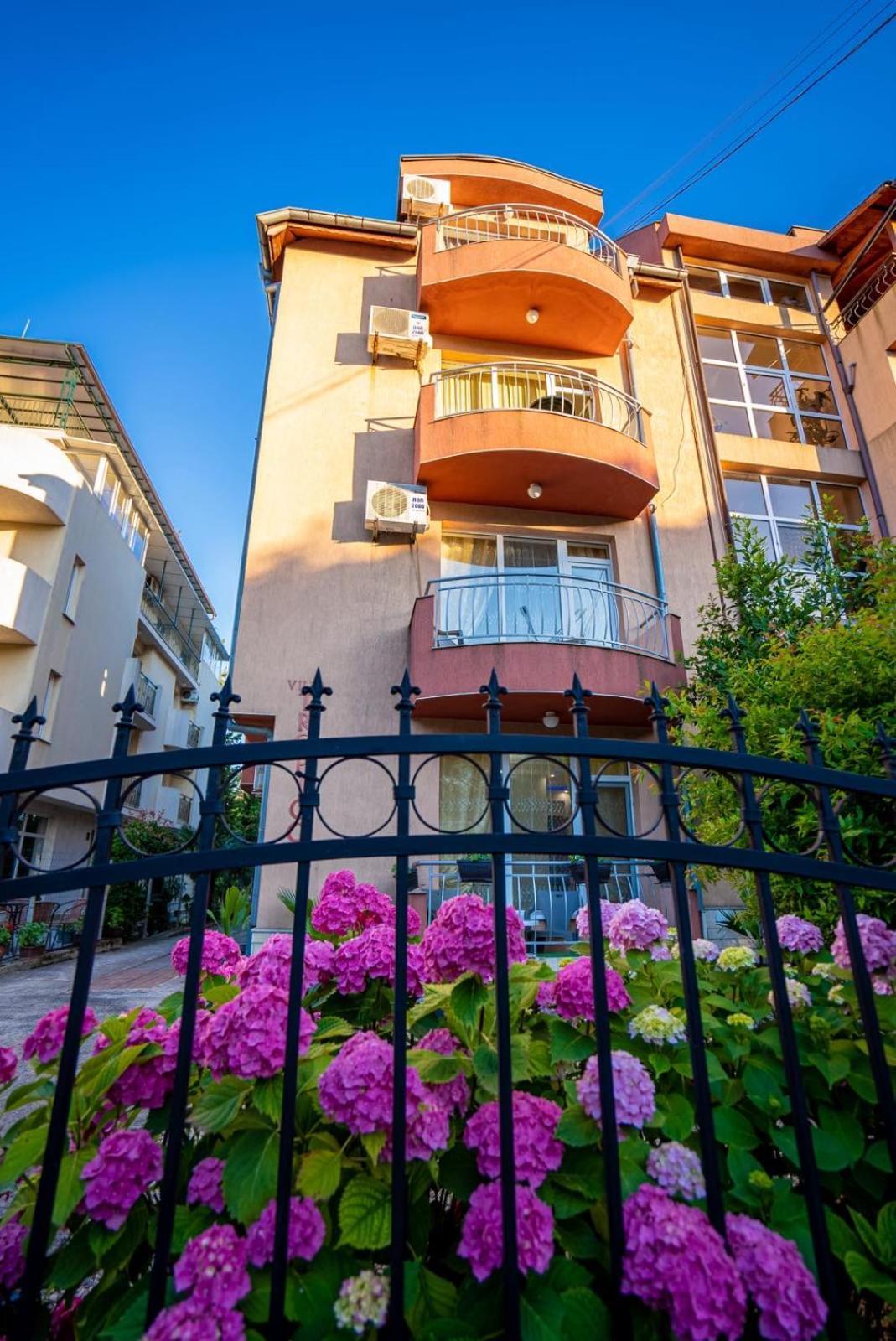 Ar Luxury Apartments Rawda Exterior foto